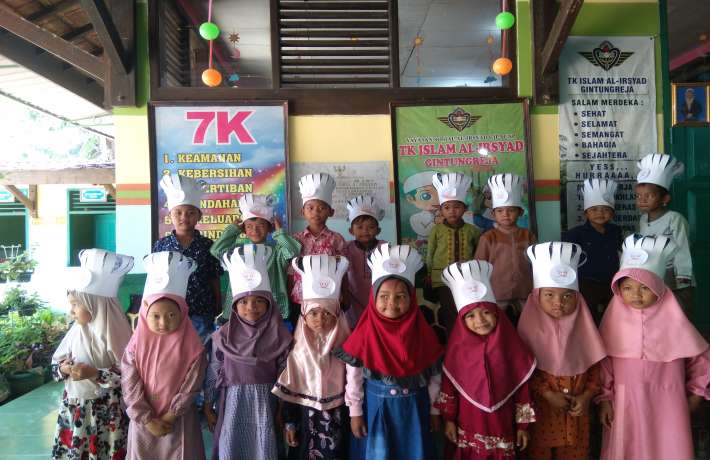 Manfaat Kegiatan Membuat Topi Koki